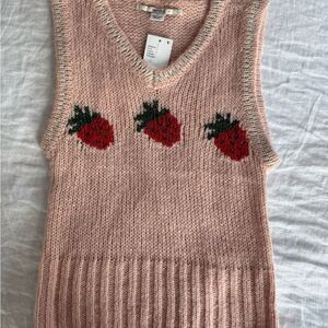 Kimchi Blue Urban Outfitters Sparkly Printed Sweater Vest Strawberries Sz S